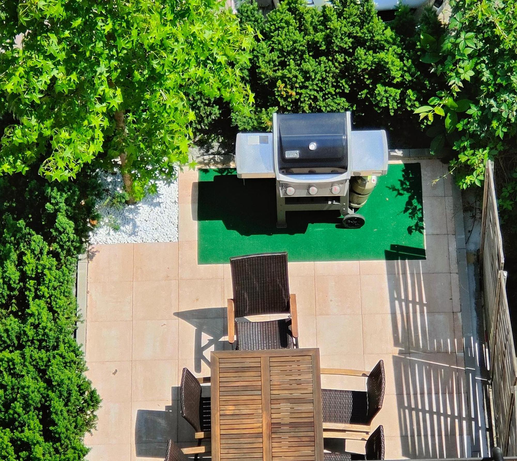 Eleonoras Ferienwohnung In Wuerzburg Stadt Mit Terrasse Im Erdgeschoss Inklusive Eigenen Parkplaetzen Vor Der Tuer Zewnętrze zdjęcie